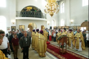Божественная литургия в храме во имя святых первоверховных апостолов Петра и Павла г.Аткарска