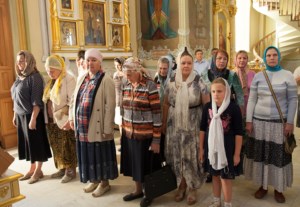 Всенощное бдение в храме в честь Покрова Пресвятой Богородицы г.Саратова