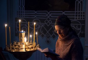 Утреня с чтением Великого канона преподобного Андрея Критского в храме в честь Сошествия Святого Духа г. Саратова