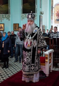 Вечерня с выносом Плащаницы Спасителя в храме в честь Сошествия Святого Духа города Саратова