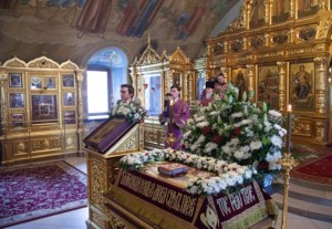 Божественная литургия и крещение оглашенных в Свято-Троицком кафедральном соборе Саратова