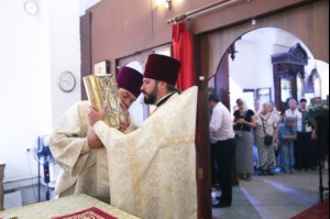 Божественная литургия в храме во имя святителя Тихона, епископа Воронежского, Задонского чудотворца, г. Саратова