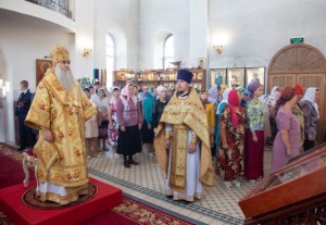 Божественная литургия в храме во имя святых первоверховных апостолов Петра и Павла г. Аткарска