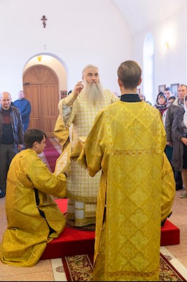 Божественная литургия в храме святых Царственных страстотерпцев п. Дубки Саратовского района