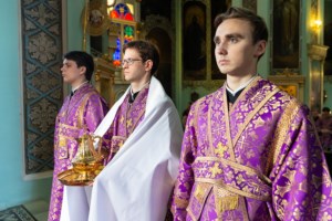 Литургия Преждеосвященных Даров в храме в честь Сошествия Святого Духа г. Саратова