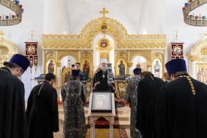 Литургия Преждеосвященных Даров, малое повечерие и утреня Великого Четвертка на Архиерейском подворье — в храме во имя святых равноапостольных Мефодия и Кирилла при СГУ