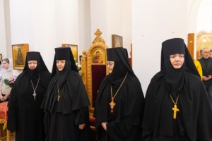 Божественная литургия в Свято-Алексиевском женском монастыре г. Саратова