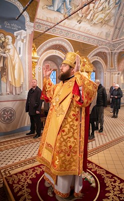 Митрополит Игнатий совершил Божественную литургию в Свято-Троицком кафедральном соборе г. Саратова