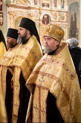 Митрополит Игнатий совершил Великую рождественскую вечерню