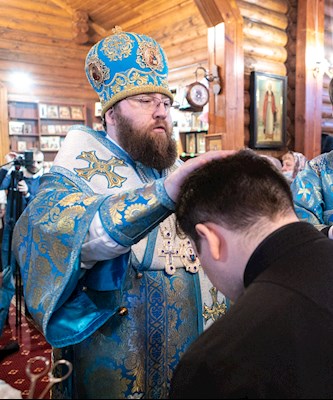 Митрополит Игнатий совершил Божественную литургию в храме в честь Сретения Господня г. Саратова