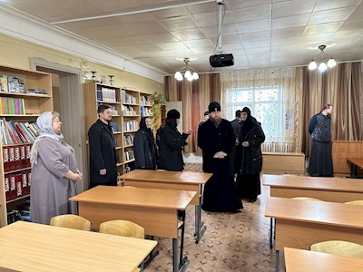 Митрополит Игнатий посетил Успенский храм г. Покровска
