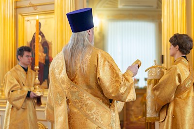 Божественная Литургия в храме святого апостола и евангелиста Иоанна Богослова при СПДС