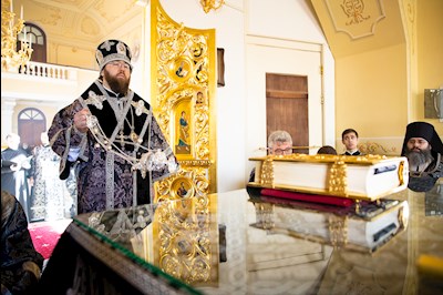 Митрополит Игнатий совершил Литургию Преждеосвященных Даров в храме святого апостола и евангелиста Иоанна Богослова при СПДС