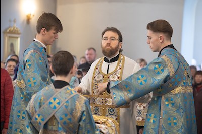 Митрополит Игнатий совершил Божественную литургию в Покровском храме г. Петровска