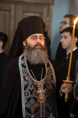 Митрополит Игнатий совершил великое повечерие с чтением Великого покаянного канона преподобного Андрея Критского в Свято-Никольском мужском монастыре г. Саратова