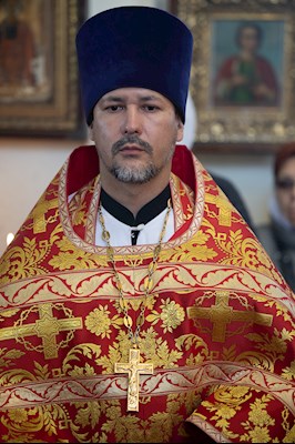 Митрополит Игнатий совершил Божественную литургию пасхальным чином в храме святого пророка Илии п. Сенной Вольского района