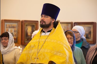 Митрополит Игнатий совершил Божественную литургию в Свято-Никольском храме с. Октябрьский Городок