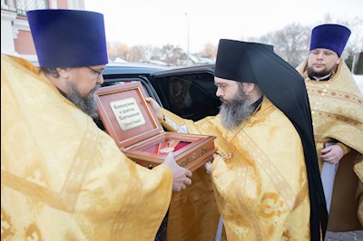 Митрополит Игнатий совершил Божественную литургию в Покровском соборе г. Саратова