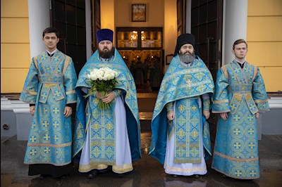 Митрополит Игнатий возглавил соборное архиерейское богослужение в Свято-Троицком кафедральном соборе г. Покровска (Энгельса)