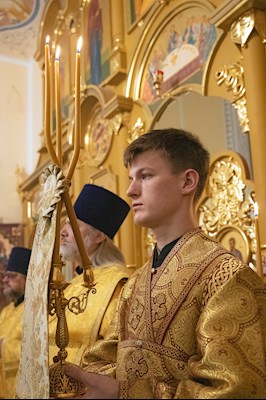 Митрополит Игнатий совершил Великое освящение храма святителя и Чудотворца Николая села Долгий Буерак Гагаринского района г. Саратова и Божественную литургию в новоосвященном храме