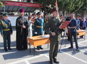 Священник поздравил курсантов с принятием военной присяги