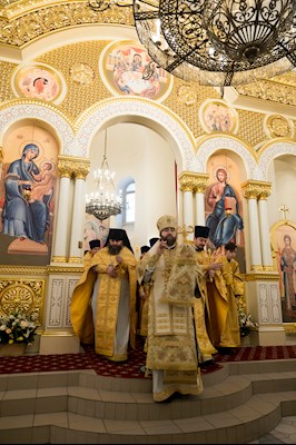 Митрополит Игнатий совершил Божественную литургию в соборном храме святителя Спиридона Тримифунтского г. Саратова