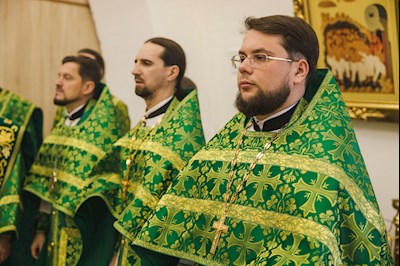 Архиереи Саратовской митрополии совершили Божественную литургию в соборном храме святого благоверного князя Александра Невского г. Ртищево