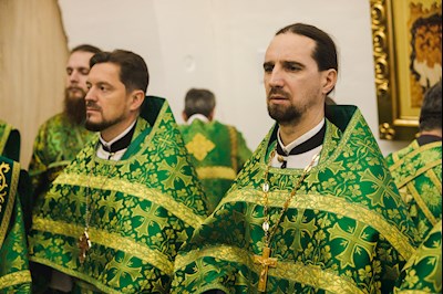Архиереи Саратовской митрополии совершили Божественную литургию в соборном храме святого благоверного князя Александра Невского г. Ртищево
