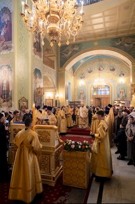Митрополит Игнатий совершил Божественную литургию и молебен на новый год в Покровском соборе г. Саратова