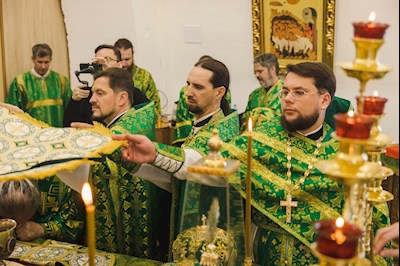 Архиереи Саратовской митрополии совершили Божественную литургию в соборном храме святого благоверного князя Александра Невского г. Ртищево