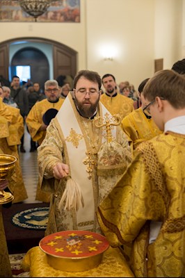 Митрополит Игнатий совершил Божественную литургию в соборном храме святителя Спиридона Тримифунтского г. Саратова