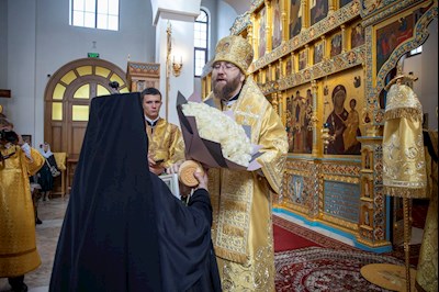 Митрополит Игнатий совершил Божественную литургию в Свято-Алексиевском женском монастыре г. Саратова