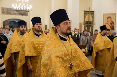Митрополит Игнатий совершил Божественную литургию в соборном храме святителя Спиридона Тримифунтского г. Саратова