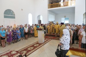 Божественная Литургия в храме святых первоверховных апостолов Петра и Павла г.Красноармейска
