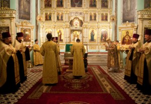Всенощное бдение в храме в честь Сошествия Святого Духа города Саратова