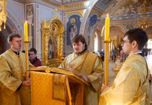 Божественная литургия в Свято-Троицком кафедральном соборе г. Саратова