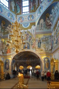 Божественная литургия в Свято-Троицком кафедральном соборе г. Саратова