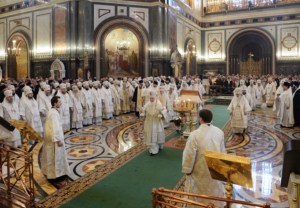 Митрополит Лонгин принял участие в Патриаршем богослужении в Храме Христа Спасителя в день открытия Рождественских чтений