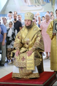 Епископ Пахомий совершил Божественную литургию в Свято-Троицком кафедральном соборе Саратова