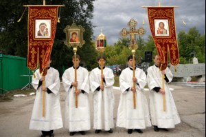 В канун празднования Собора Саратовских святых совершена панихида по убиенным в годы гонений на Воскресенском кладбище Саратова