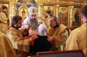 Божественная литургия в Свято-Троицком соборе Саратова