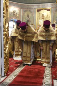Божественная литургия в храме во имя Всех Святых, в земле Российской просиявших г. Саратова