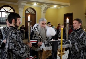 Царские часы на Архиерейском подворье — храме во имя святого апостола и евангелиста Иоанна Богослова при Саратовской православной духовной семинарии