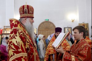 Божественная литургия в храме во имя святых первоверховных апостолов Петра и Павла г. Аткарска