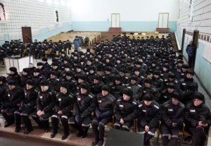 Архиерейский мужской хор представил концертную программу «Отчизны верные сыны» в исправительной колонии №13