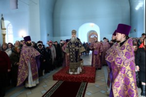 Божественная литургия в храме в честь Покрова Пресвятой Богородицы г.Петровска