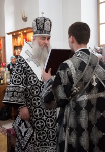 Литургия Преждеосвященных Даров, малое повечерие, утреня и первый час на Архиерейском подворье — храме во имя святых равноапостольных Кирилла и Мефодия при СГУ