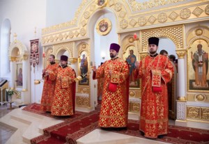 Божественная литургия на Архиерейском подворье — храме во имя святых равноапостольных Мефодия и Кирилла при СГУ в день памяти святых братьев