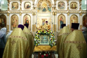 Божественная литургия в храме во имя Всех Святых, в земле Российской просиявших, г. Саратова