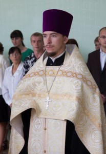 Митрополит Лонгин освятил спортивный зал школы и дом культуры села Сторожевка